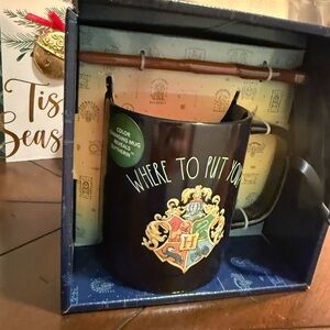 RAE DUNN Hogwarts Crest Color Changing Mug with Wand